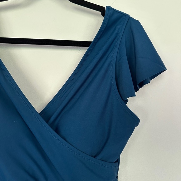 Blooming Jelly Tummy Control Swimdress | One-Piece Skirted Swimsuit NWT Size M - Picture 3 of 6